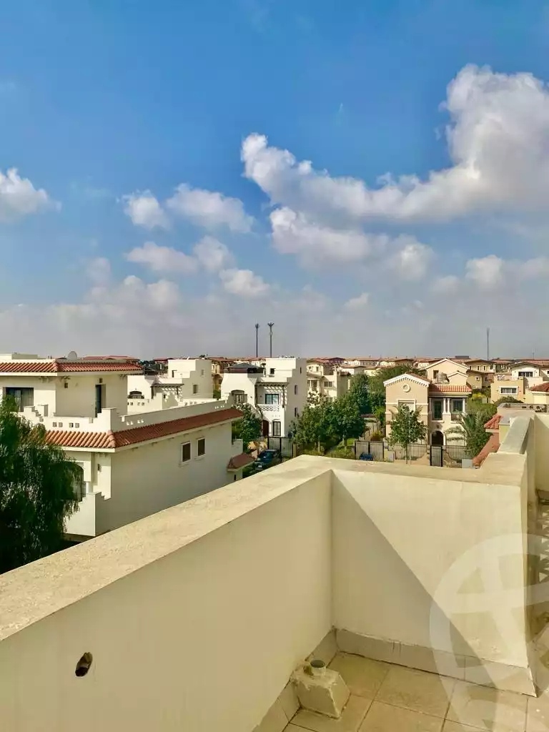 https://aqarmap.com.eg/ar/listing/6574562-for-sale-cairo-new-cairo-compounds-hyde-park-centre-ville-hyde-park
