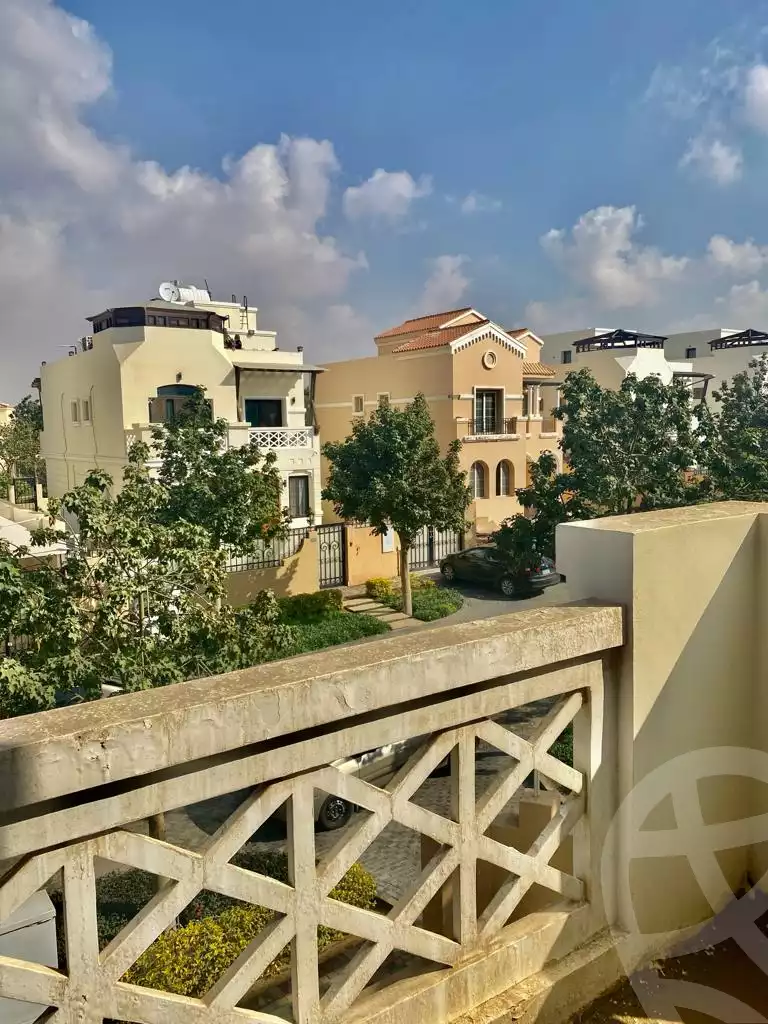https://aqarmap.com.eg/ar/listing/6574562-for-sale-cairo-new-cairo-compounds-hyde-park-centre-ville-hyde-park