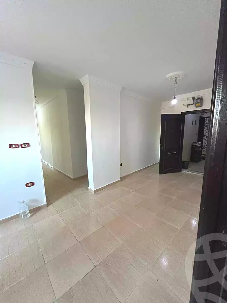 https://aqarmap.com.eg/en/listing/6581857-for-rent-alexandria-bahray-el-anfoshy-al-mosafer-khana-st