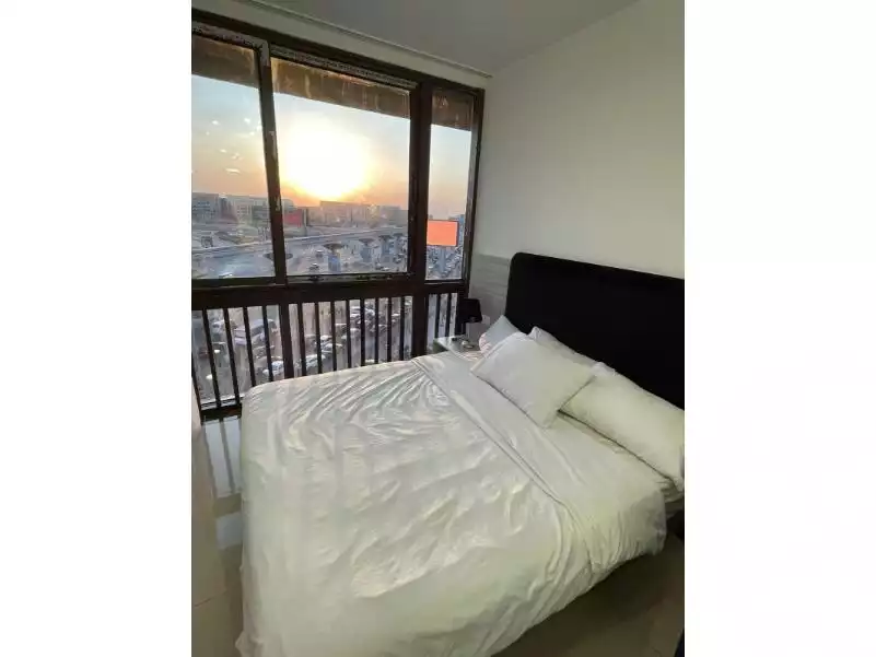 https://aqarmap.com.eg/ar/listing/6587155-for-rent-cairo-new-cairo-compounds-nyoum-nyw-kyrw
