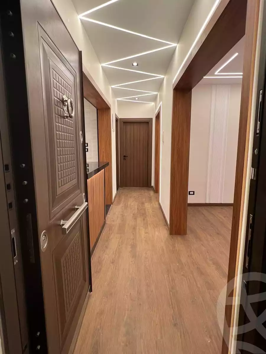 https://aqarmap.com.eg/ar/listing/6587582-for-sale-cairo-new-cairo-lrhb-city-phase-5-talaat-mostafa-st