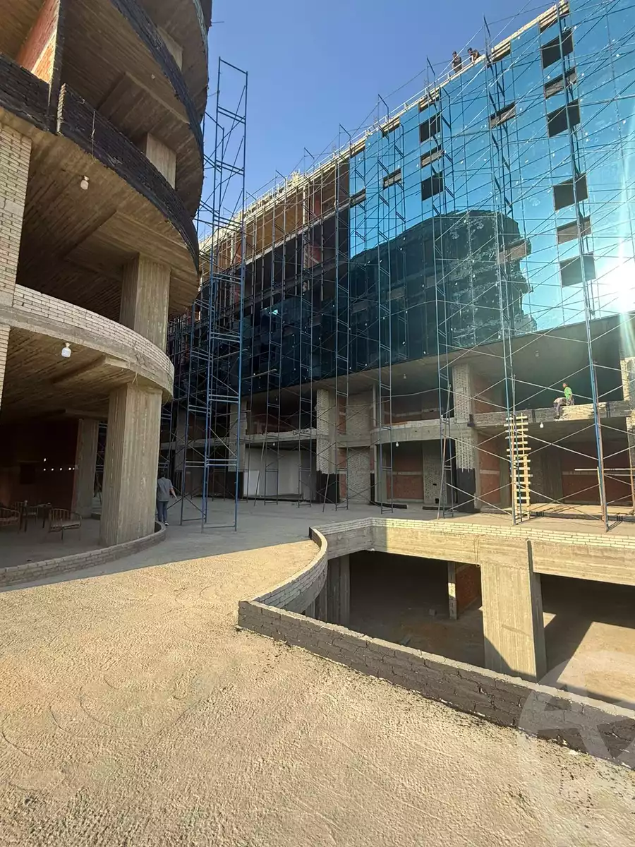 https://aqarmap.com.eg/ar/listing/6587825-for-sale-cairo-el-sheikh-zayed-city-compounds-101-mall