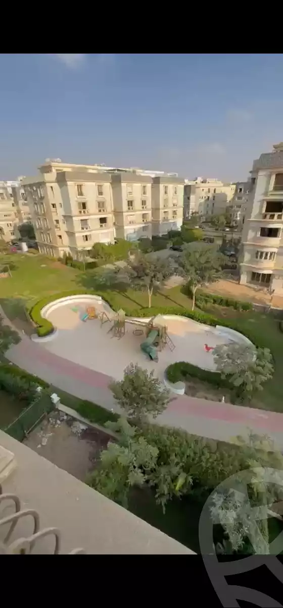 https://aqarmap.com.eg/ar/listing/6588375-for-sale-cairo-new-cairo-compounds-mountain-view-hyde-park