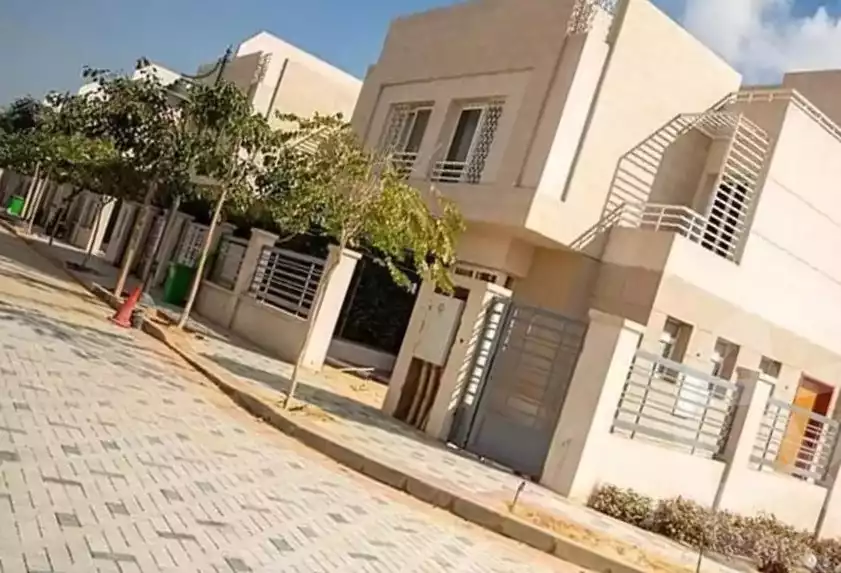 https://aqarmap.com.eg/ar/listing/6588352-for-sale-cairo-el-sheikh-zayed-city-compounds-atrio