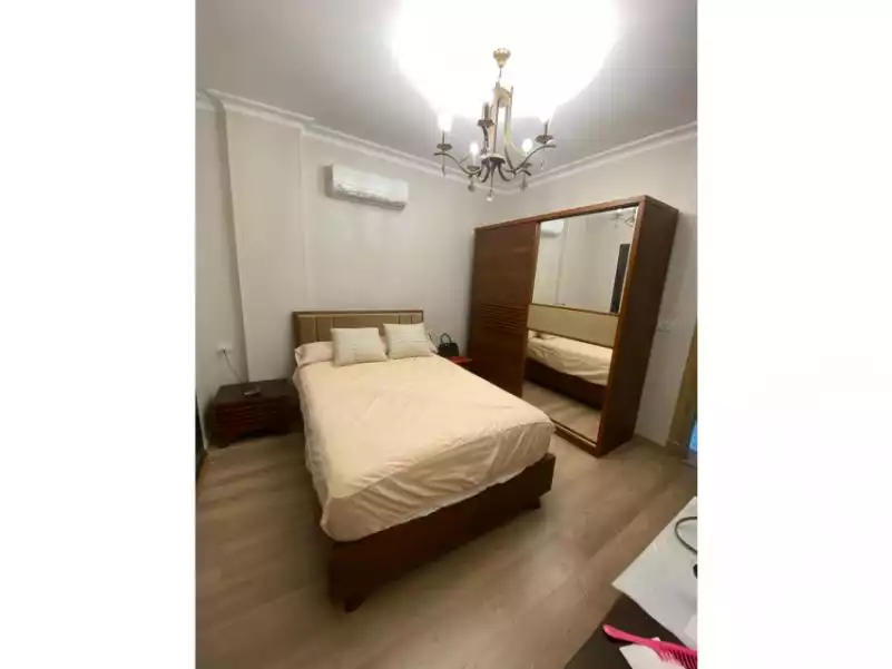 https://aqarmap.com.eg/ar/listing/6589441-for-rent-cairo-new-cairo-compounds-fifth-square