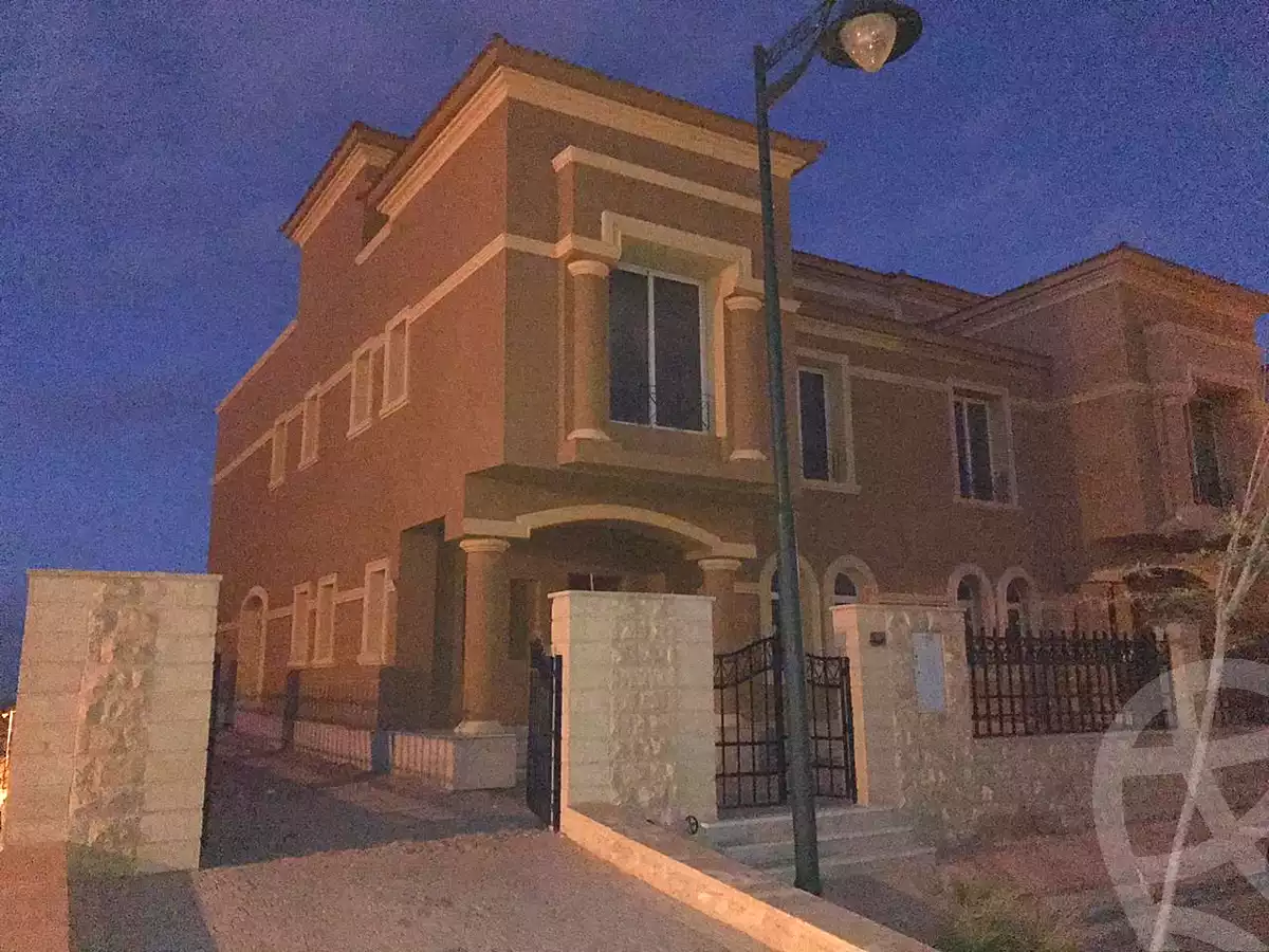 توين هاوس بـ٦ غرف نوم في رويال ميدوز الشيخ زايد، صورة ٣ من ١٥