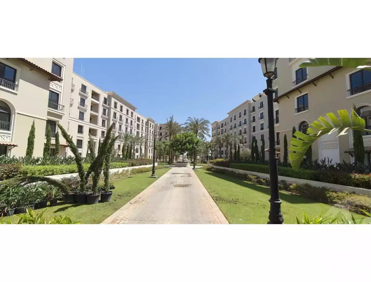 https://aqarmap.com.eg/ar/listing/6592641-for-sale-cairo-el-sheikh-zayed-city-compounds-kmbwnd-fyldj-wyst-dr-llttwyr