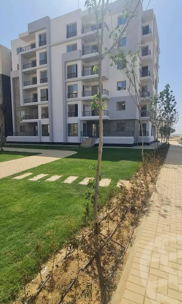 https://aqarmap.com.eg/en/listing/6593567-for-sale-cairo-el-sheikh-zayed-city-lshykh-zyd-ljdyd-west-view-residence-hdp