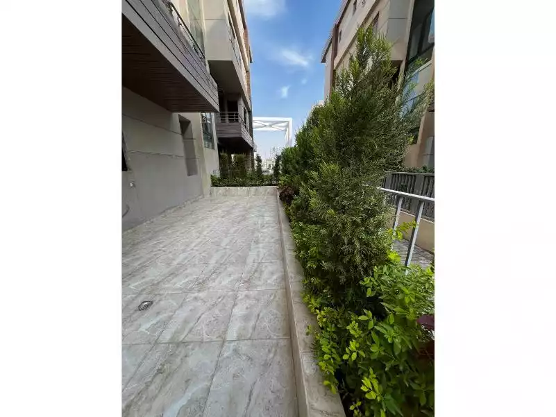 https://aqarmap.com.eg/ar/listing/6595444-for-rent-cairo-new-cairo-compounds-midtown