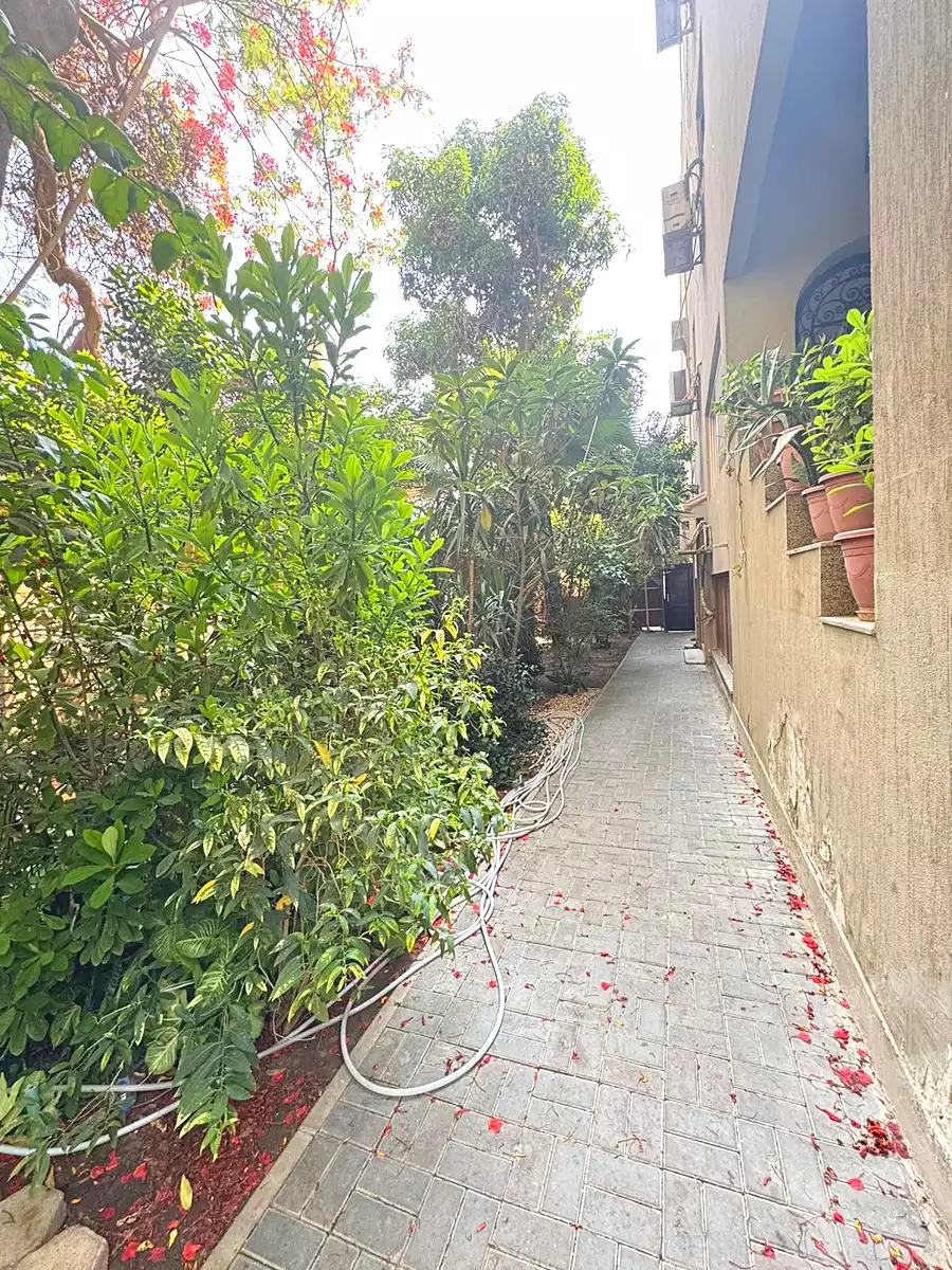 https://aqarmap.com.eg/en/listing/6600991-for-sale-cairo-el-maadi-sarayat-el-maadi-al-kanal-st