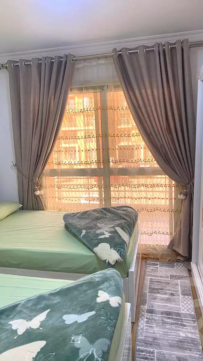 https://aqarmap.com.eg/ar/listing/6603133-for-sale-cairo-el-sheikh-zayed-city-compounds-hadayek-el-mohandiseen