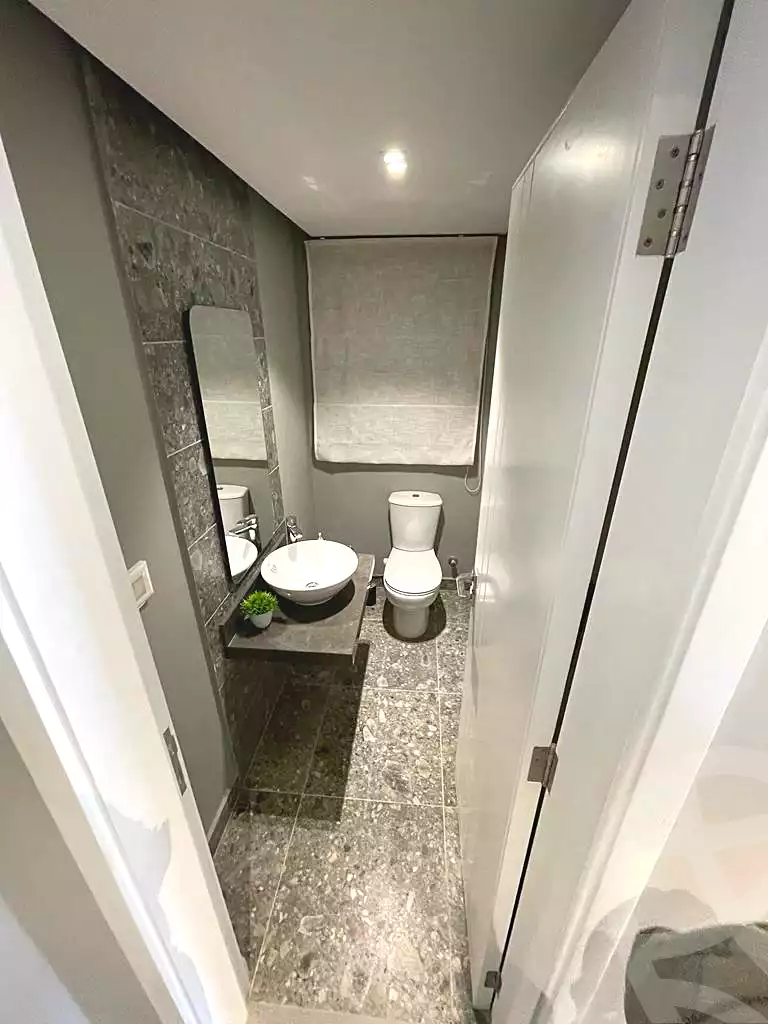 https://aqarmap.com.eg/en/listing/6605503-for-sale-cairo-el-sheikh-zayed-city-compounds-kmbwnd-fyldj-wyst-dr-llttwyr