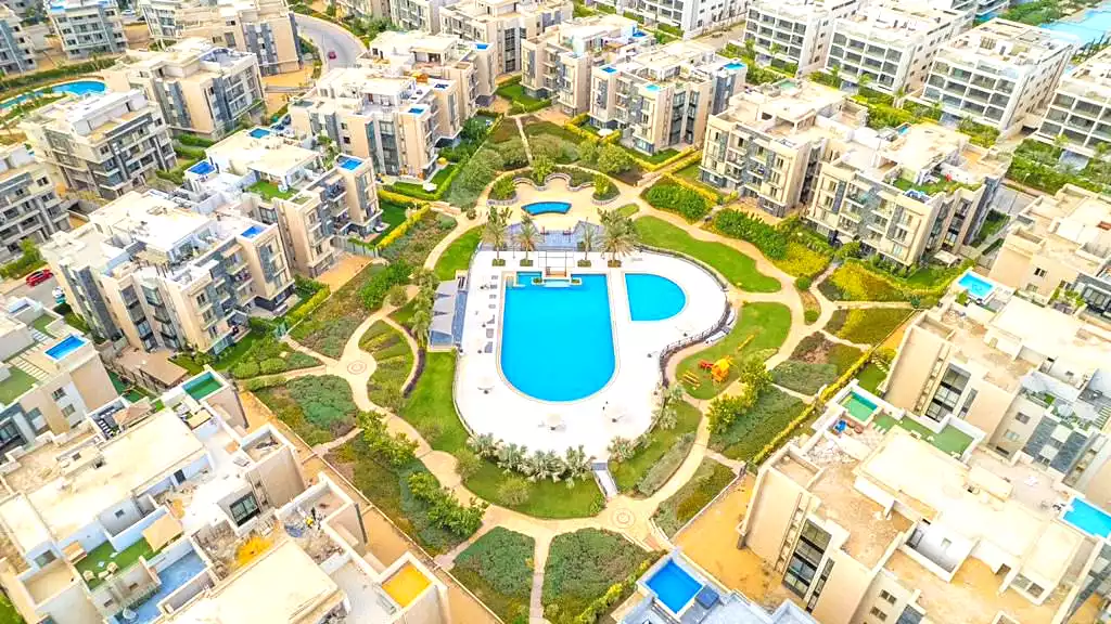 https://aqarmap.com.eg/en/listing/6605791-for-sale-cairo-new-cairo-compounds-galleria-moon-valley