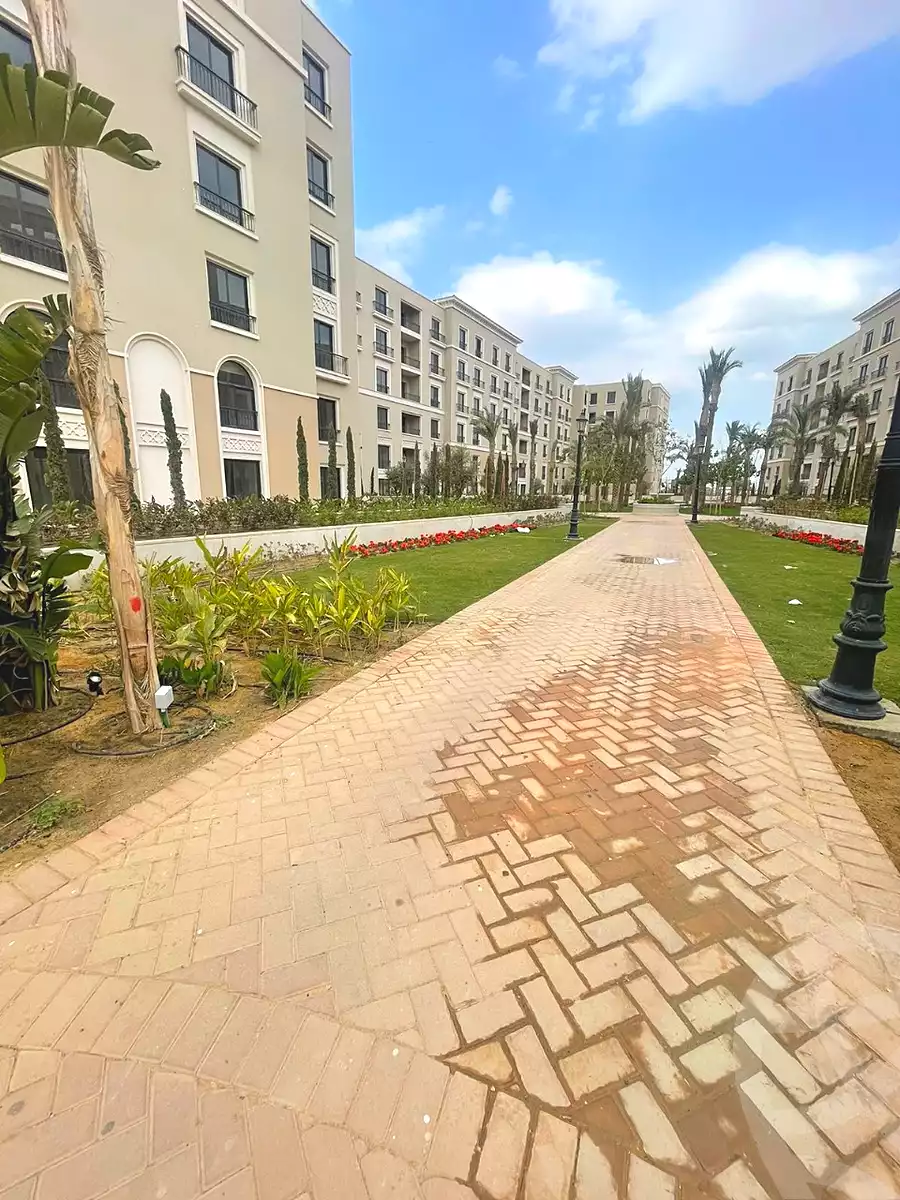 https://aqarmap.com.eg/ar/listing/6607778-for-sale-cairo-el-sheikh-zayed-city-compounds-kmbwnd-fyldj-wyst-dr-llttwyr