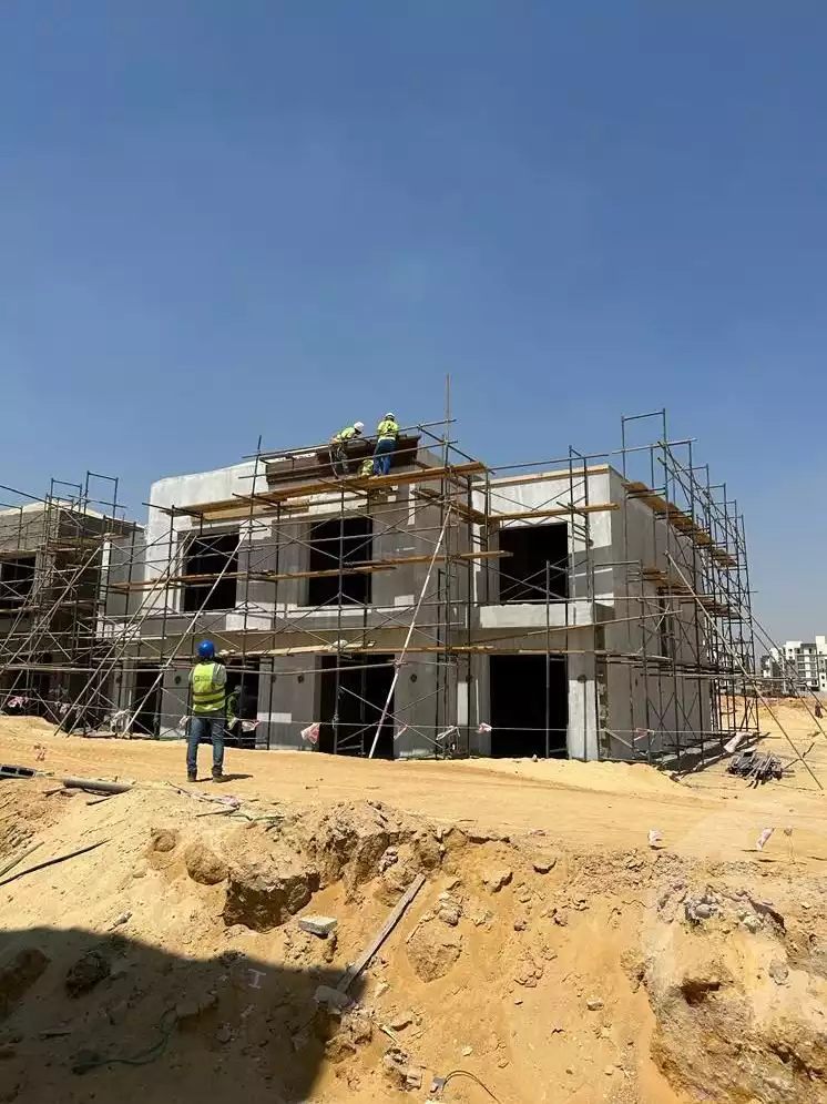 https://aqarmap.com.eg/en/listing/6608312-for-sale-cairo-el-sheikh-zayed-city-compounds-kmbwnd-fyldj-wyst-dr-llttwyr