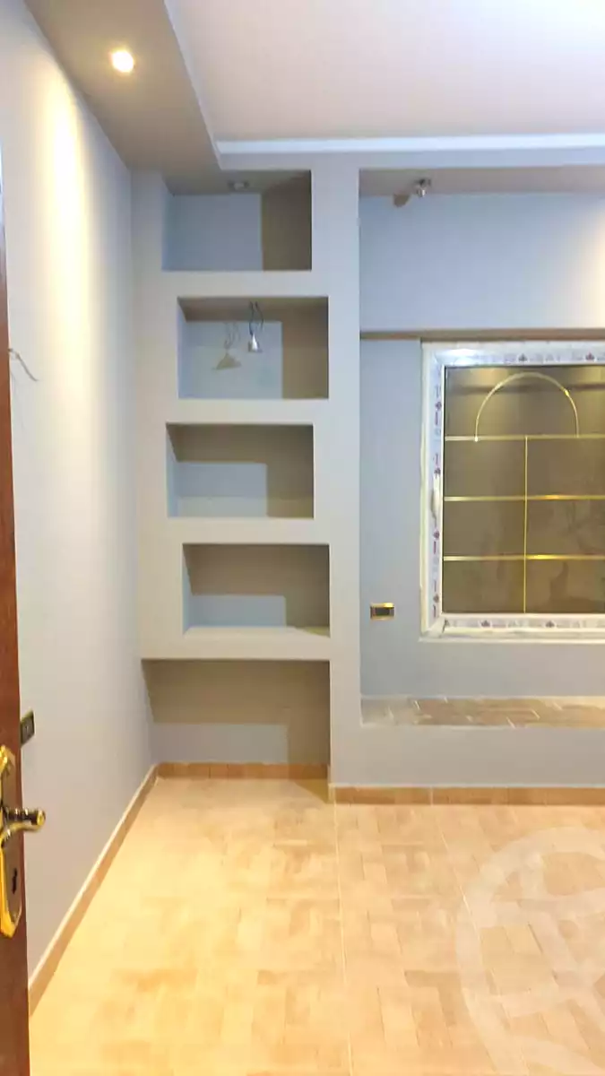 https://aqarmap.com.eg/ar/listing/6611155-for-rent-cairo-new-cairo-ganob-el-akadamiya-south-academy-a-zaid-ebn-haretha-st