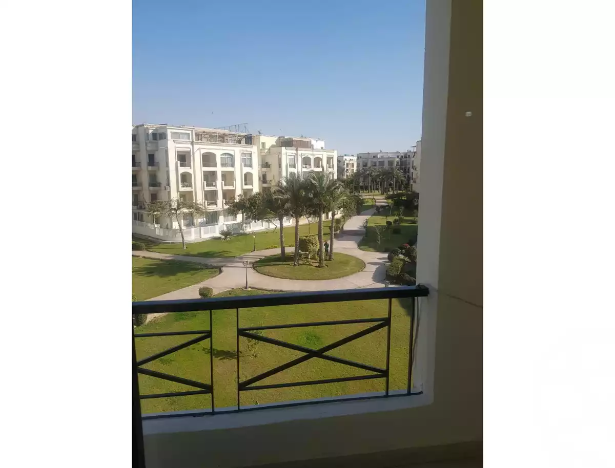 https://aqarmap.com.eg/en/listing/6614479-for-sale-cairo-el-sheikh-zayed-city-compounds-hadayek-el-mohandiseen