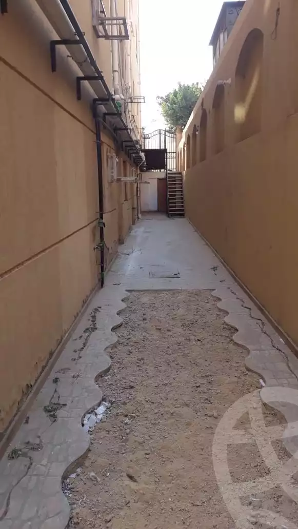 https://aqarmap.com.eg/ar/listing/6620026-for-sale-cairo-new-cairo-sharq-el-akadamiya-al-tahrir-st