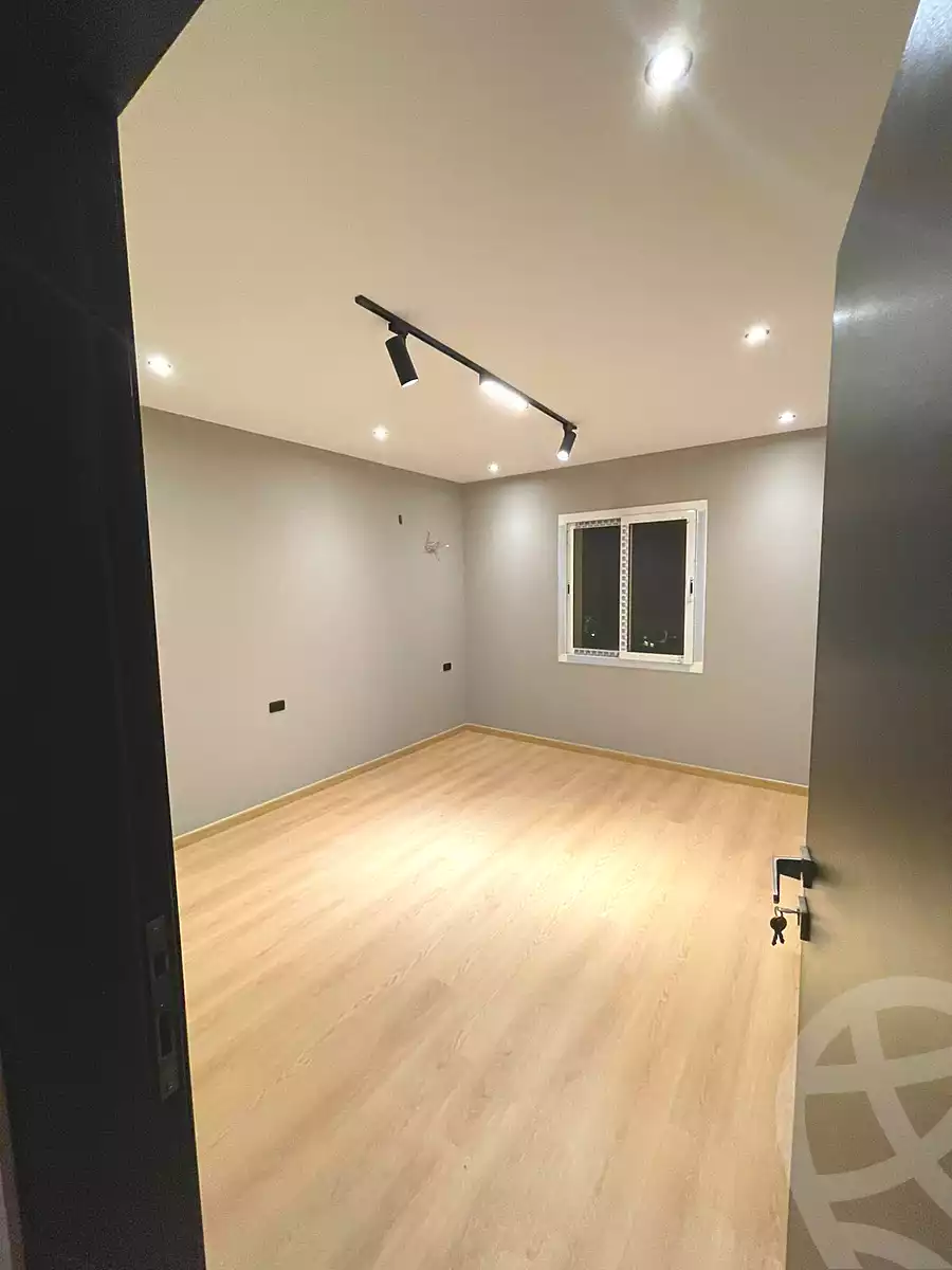 https://aqarmap.com.eg/ar/listing/6620335-for-rent-cairo-6th-of-october-compounds-october-plaza