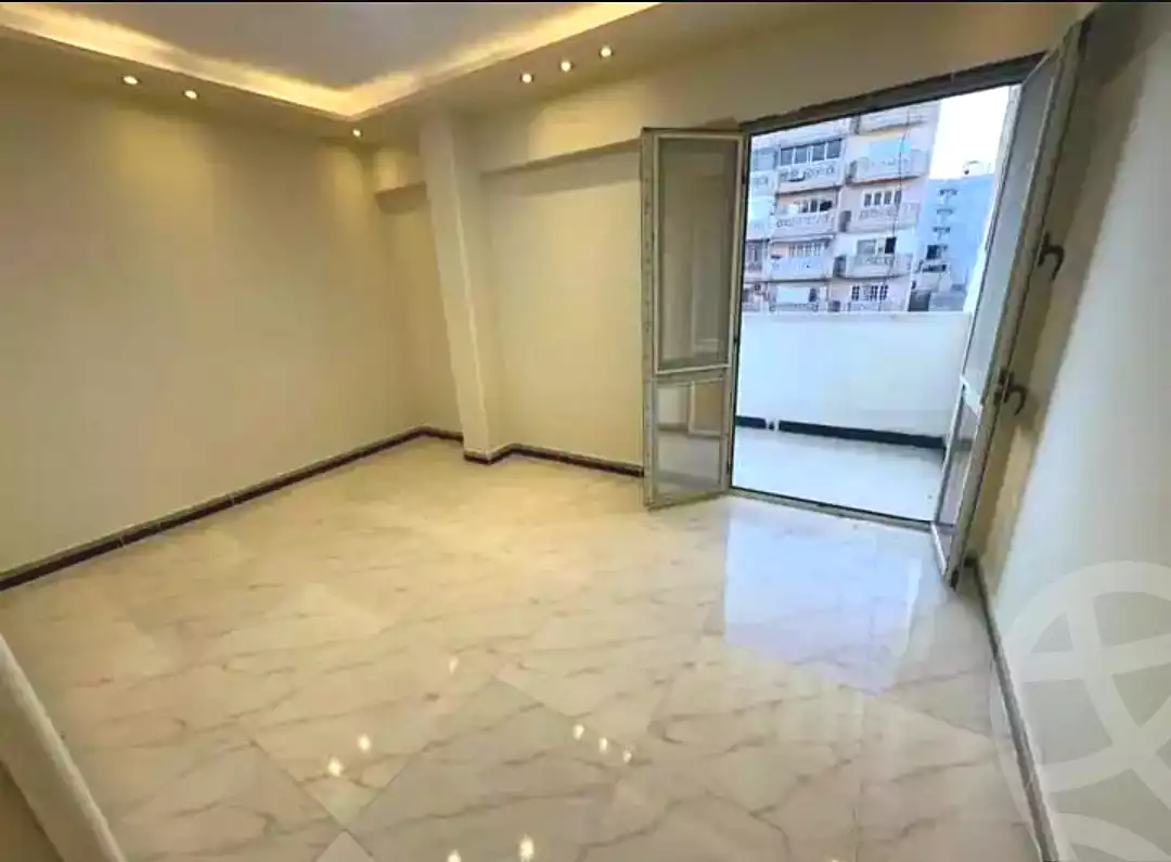 https://aqarmap.com.eg/ar/listing/6623653-for-sale-alexandria-sydy-bshr-sydy-bshr-bhry-gamal-abd-el-nasir-st