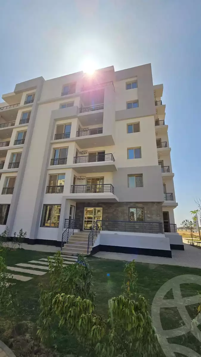https://aqarmap.com.eg/ar/listing/6630871-for-sale-cairo-el-sheikh-zayed-city-lshykh-zyd-ljdyd-west-view-residence-hdp