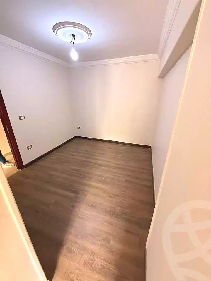 https://aqarmap.com.eg/ar/listing/6639551-for-sale-alexandria-el-mandara-alex-el-mandara-bahri-sidi-kamal-st