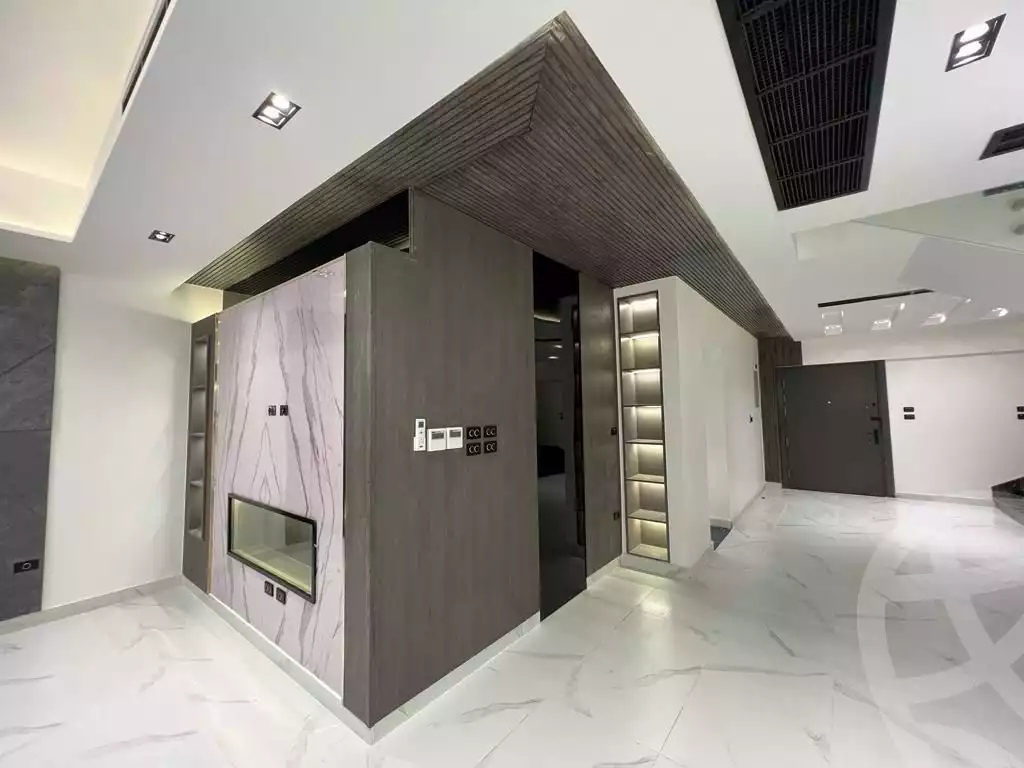 https://aqarmap.com.eg/ar/listing/6642729-for-sale-cairo-el-sheikh-zayed-city-lshykh-zyd-ljdyd-evergreen-compound-pyramids