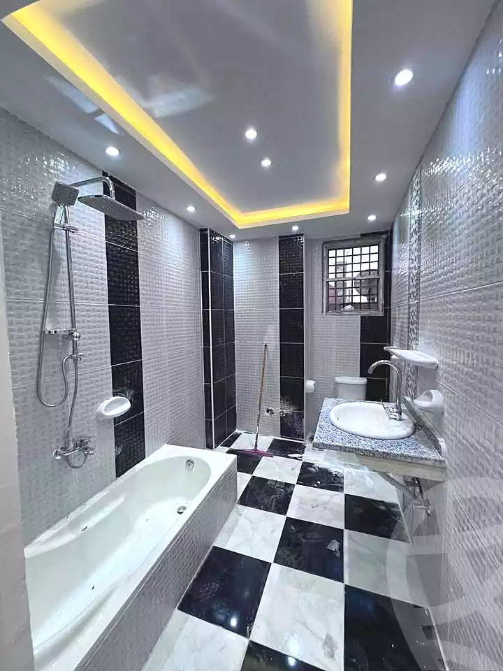 https://aqarmap.com.eg/ar/listing/6643373-for-sale-alexandria-l-jmy-el-kilo-21