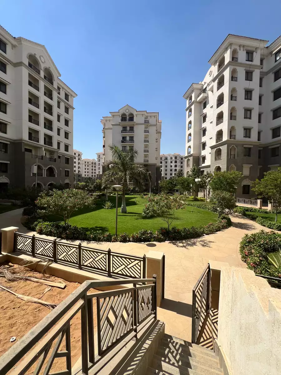 https://aqarmap.com.eg/en/listing/6646780-for-sale-cairo-new-administrative-capital-r7-celia-mntq-l-mrt-1