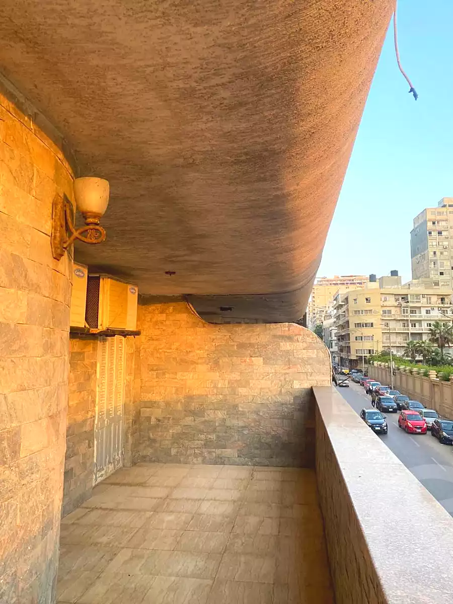 https://aqarmap.com.eg/ar/listing/6651229-for-sale-alexandria-lauran-mohammed-al-eqbal-st