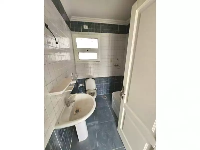 https://aqarmap.com.eg/ar/listing/6652663-for-sale-cairo-new-cairo-madinaty-twelfth-zone-buildings-madinaty-b-12