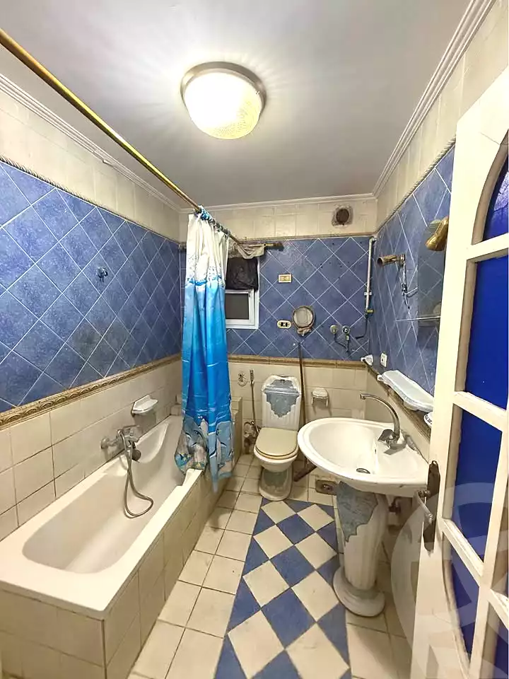 https://aqarmap.com.eg/ar/listing/6658093-for-sale-alexandria-sydy-bshr-sydy-bshr-bhry-gamal-abd-el-nasir-st