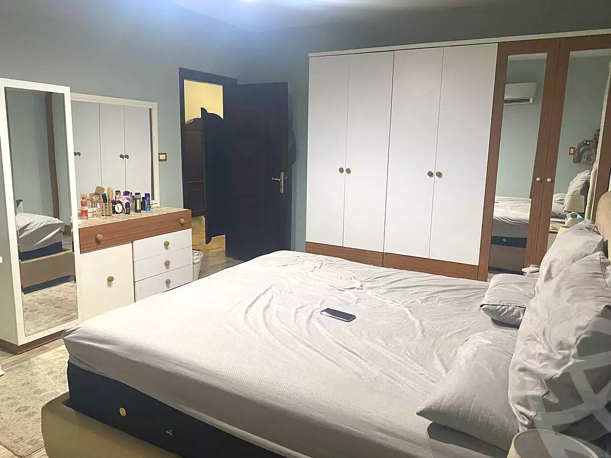 https://aqarmap.com.eg/ar/listing/6658637-for-sale-cairo-helwan-helwan-el-sharkeya-mostafa-safwat-st