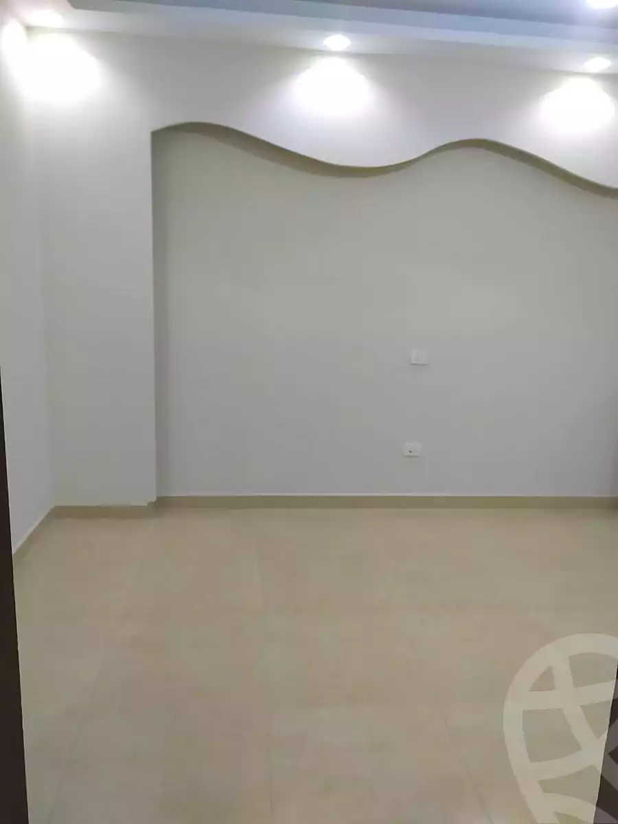 https://aqarmap.com.eg/ar/listing/6659178-for-sale-alexandria-camp-cesar-port-said-street
