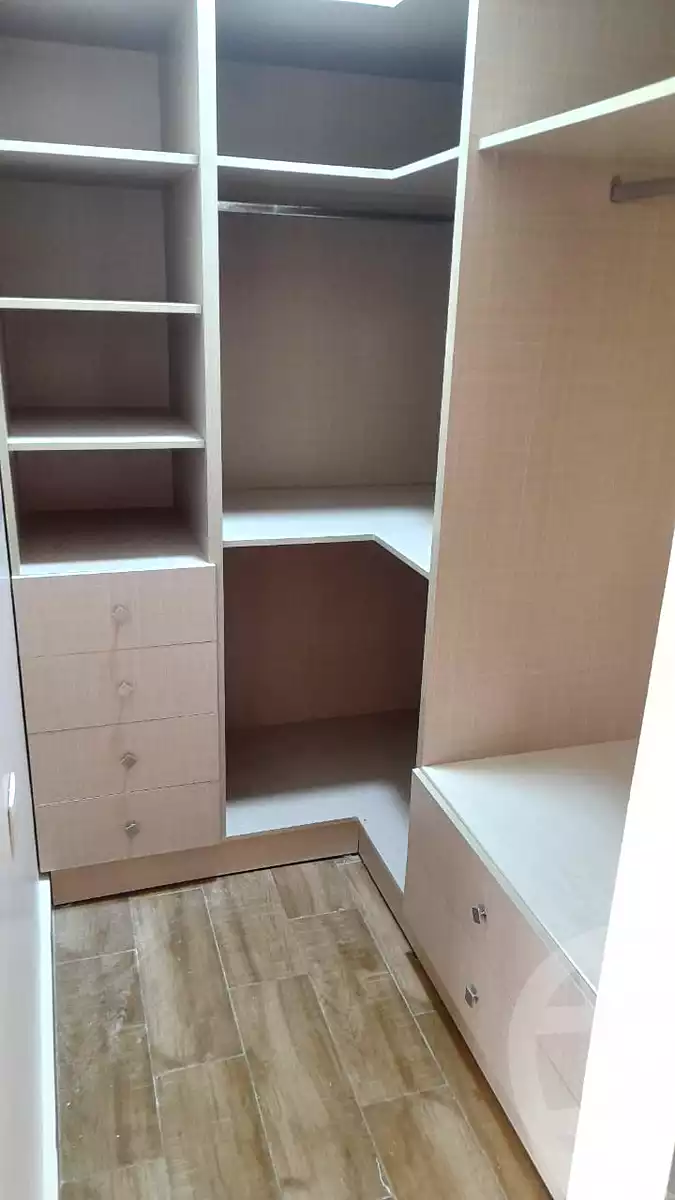 https://aqarmap.com.eg/ar/listing/6659700-for-rent-cairo-el-sheikh-zayed-city-compounds-kmbwnd-wyst-twn-swdyk