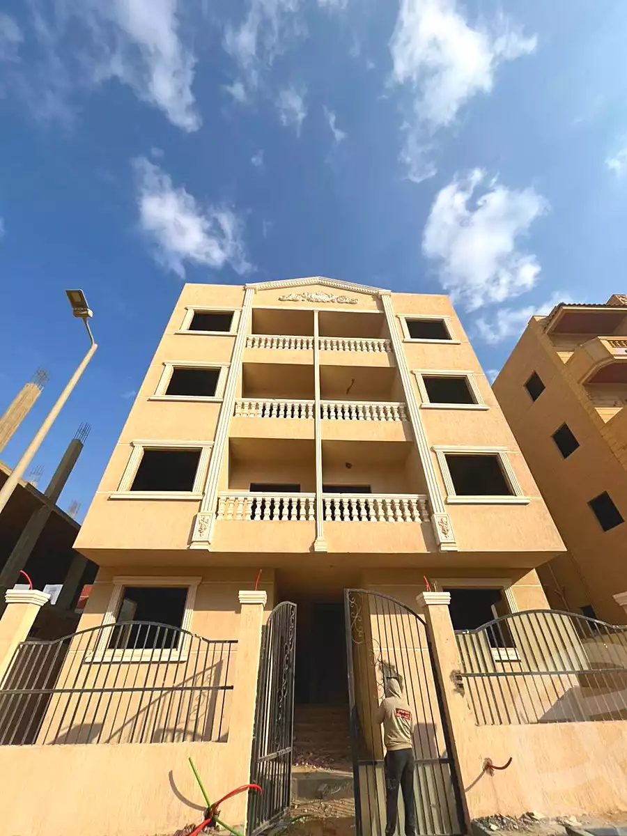https://aqarmap.com.eg/en/listing/6660110-for-sale-cairo-badr-city-hai-el-ashgar-featured-neighborhood-el-imam-el-bokhary-st