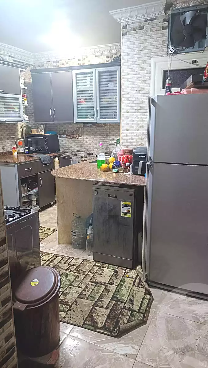 https://aqarmap.com.eg/ar/listing/6662452-for-sale-cairo-helwan-helwan-el-sharkeya-mostafa-safwat-st
