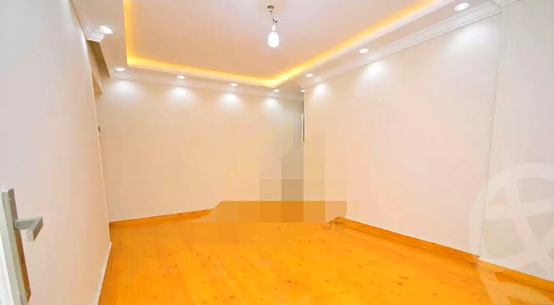https://aqarmap.com.eg/ar/listing/6664771-for-sale-alexandria-camp-cesar-port-said-street
