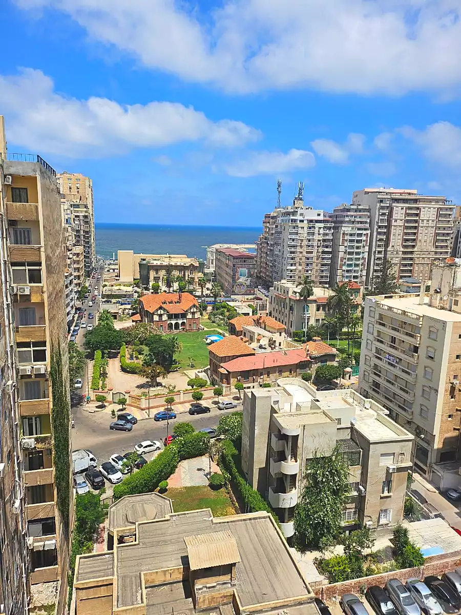 https://aqarmap.com.eg/ar/listing/6665535-for-sale-alexandria-glim-shr-bw-qyr-tryq-lhry