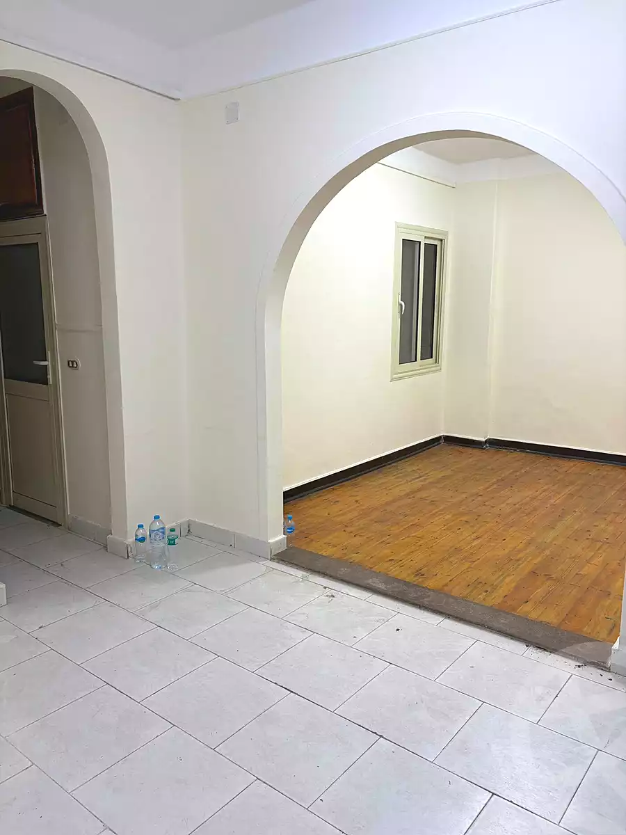 https://aqarmap.com.eg/ar/listing/6665964-for-sale-alexandria-cleopatra-medhat-seif-al-yazal-khalifa-st