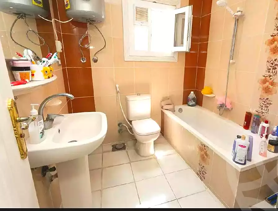 https://aqarmap.com.eg/en/listing/6666100-for-sale-alexandria-lauran-shr-bw-qyr-tryq-lhry
