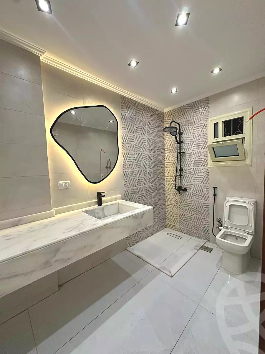 https://aqarmap.com.eg/ar/listing/6668257-for-sale-cairo-6th-of-october-el-ahyaa-neighborhood-1st-al-maahad
