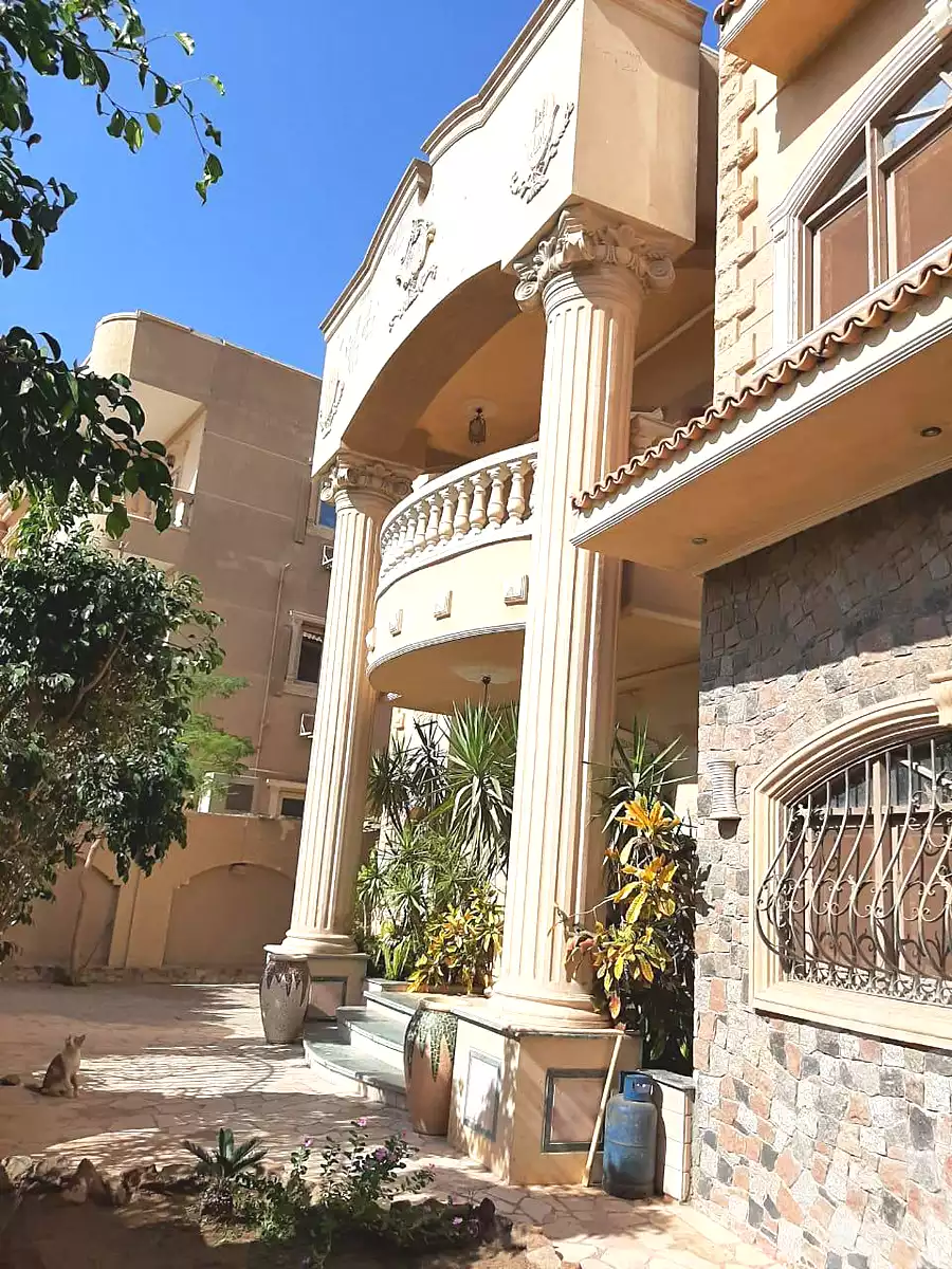 https://aqarmap.com.eg/ar/listing/6668859-for-sale-cairo-new-cairo-ganob-el-akadamiya-south-academy-b-taha-hussein-st
