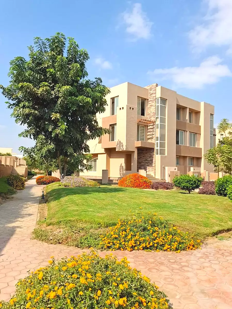 https://aqarmap.com.eg/en/listing/6671268-for-sale-cairo-6th-of-october-compounds-rayos