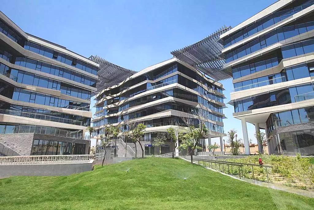 https://aqarmap.com.eg/en/listing/6671202-for-sale-cairo-el-sheikh-zayed-city-compounds-the-polygon
