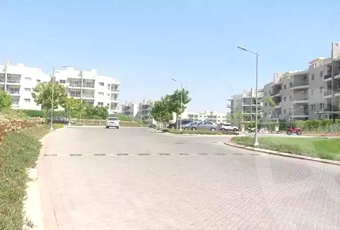 https://aqarmap.com.eg/ar/listing/6671345-for-rent-cairo-el-sheikh-zayed-city-compounds-dh-drys