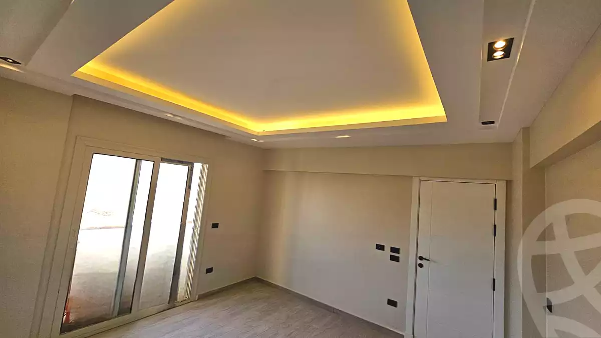 https://aqarmap.com.eg/en/listing/6672173-for-sale-cairo-new-cairo-compounds-mountain-view-hyde-park