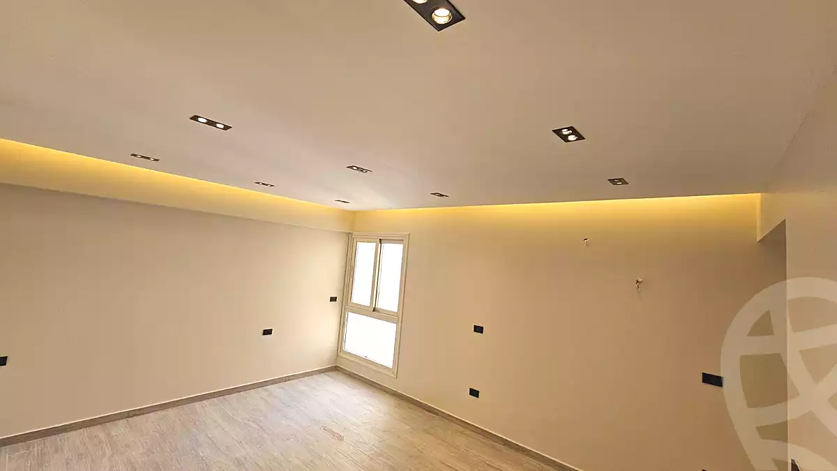 https://aqarmap.com.eg/en/listing/6672173-for-sale-cairo-new-cairo-compounds-mountain-view-hyde-park