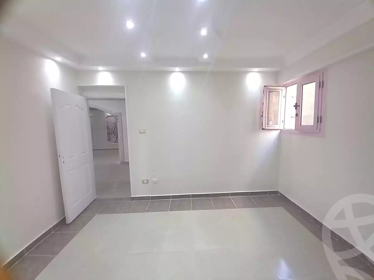 https://aqarmap.com.eg/ar/listing/6673860-for-sale-alexandria-sydy-bshr-sydy-bshr-bhry-ali-hipa-st