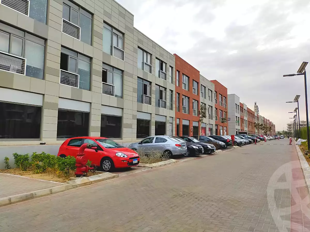 https://aqarmap.com.eg/ar/listing/6674091-for-rent-cairo-el-sheikh-zayed-city-compounds-the-courtyard-mall-dorra